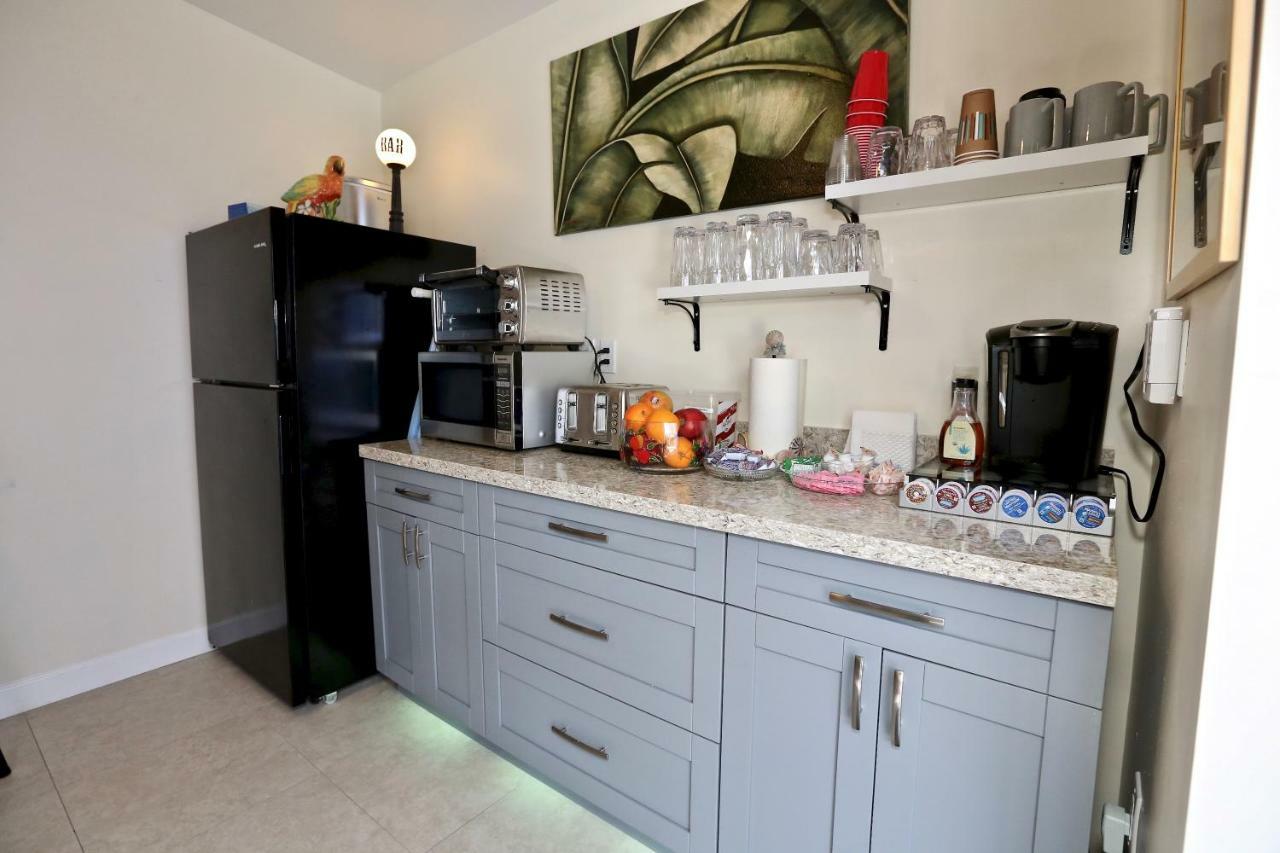 Fantasy Island Inn, Caters To Men Wilton Manors Eksteriør bilde